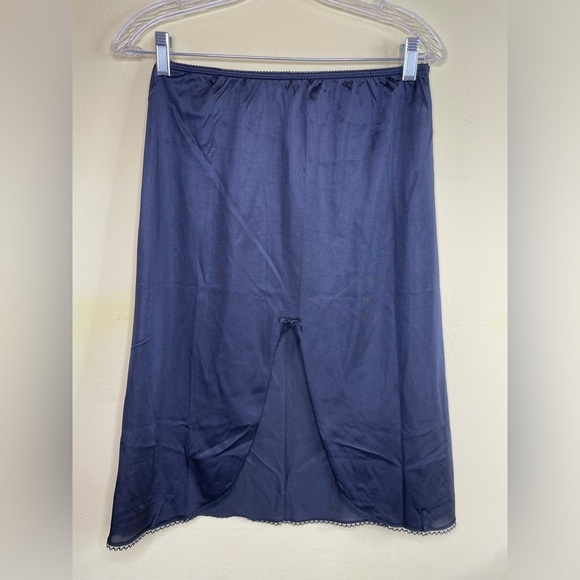 Dawn To Dusk Black Half Slip Size Medium - Picture 1 of 6